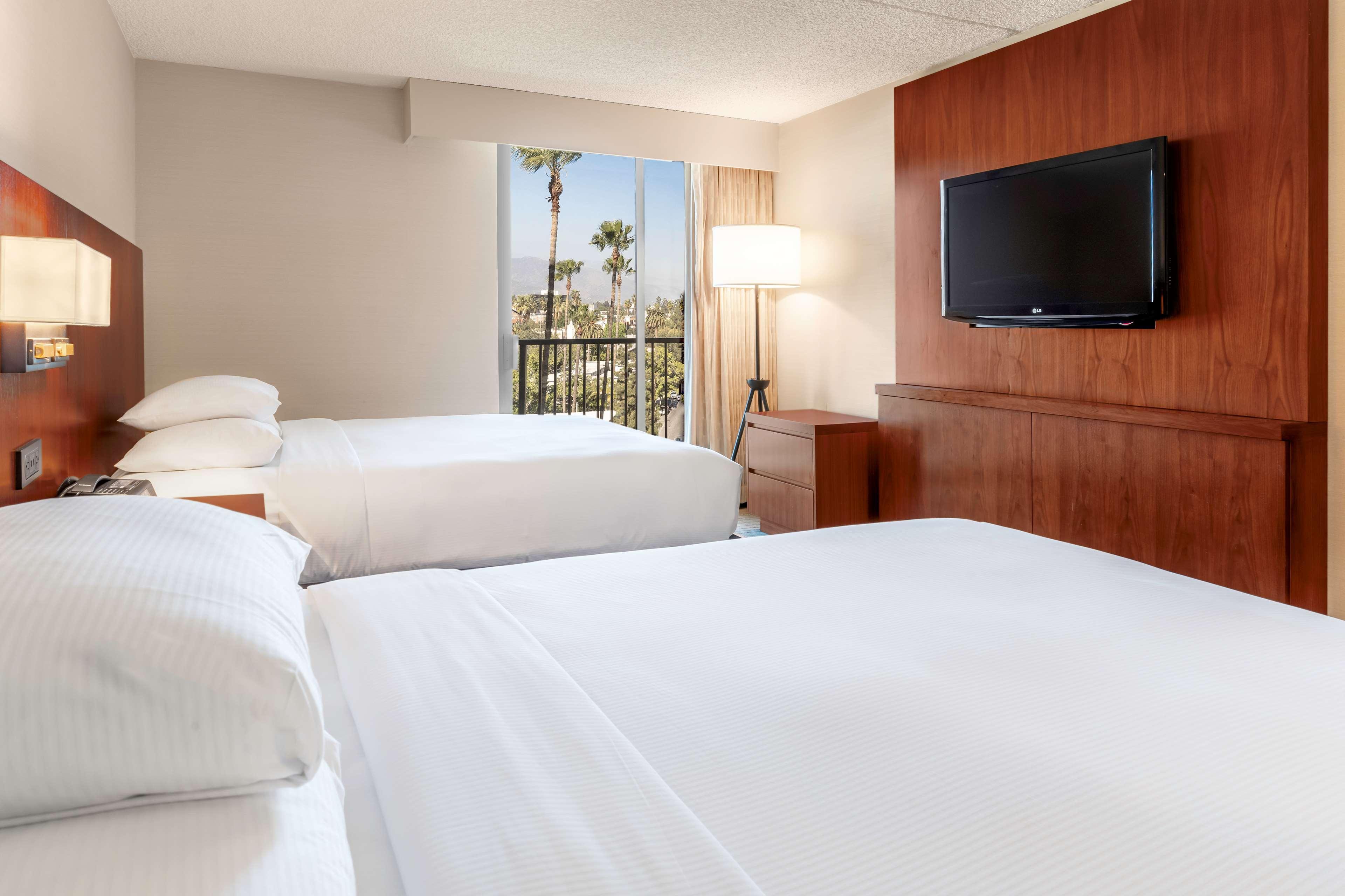 Hilton Pasadena Otel Dış mekan fotoğraf